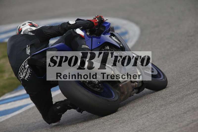 /Archiv-2024/01 26.-28.01.2024 Moto Center Thun Jerez/Gruppe gruen-green/backside